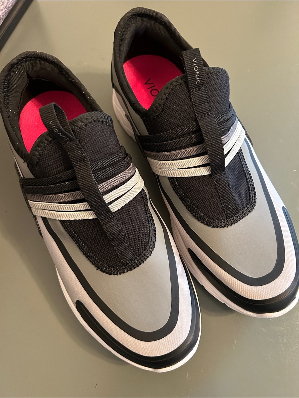 Vionic Women’s Slip-On Sneakers.  Size 9 Near New Condition.